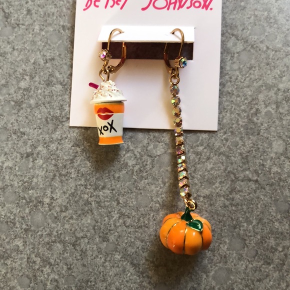 Betsey Johnson Pumpkin Spice Coffee & Pumpkin Mismatch Drop Earrings NWT - Picture 11 of 13
